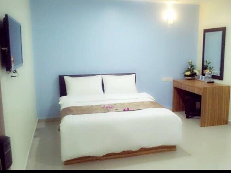 Brezza Hotel Lumut Exterior photo