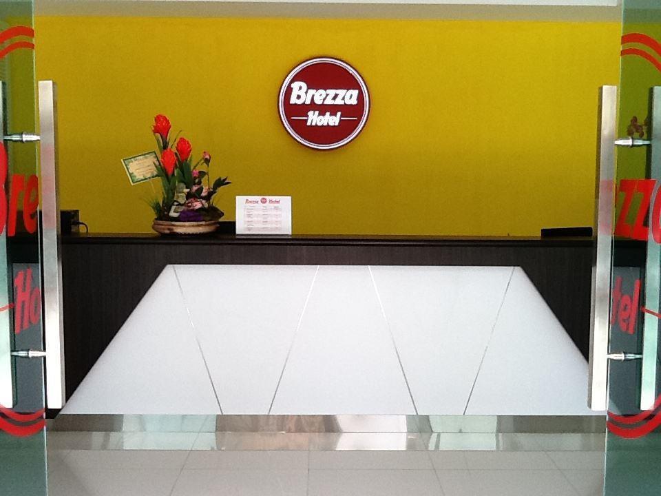 Brezza Hotel Lumut Exterior photo