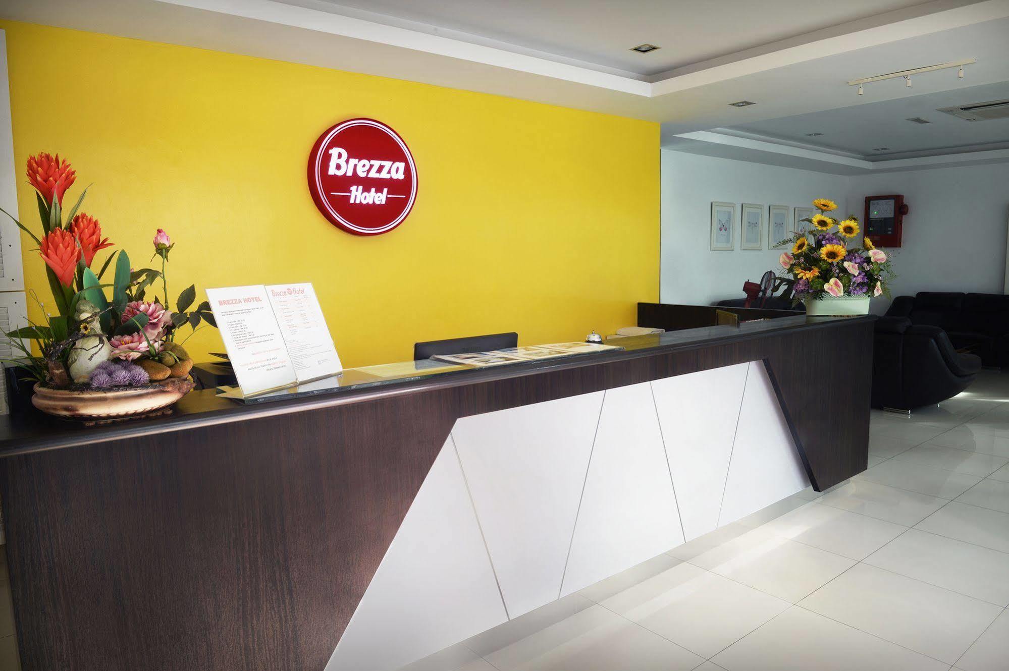 Brezza Hotel Lumut Exterior photo